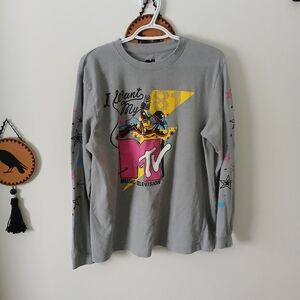 MTV Gray Long Sleeve Tee with Astronaut Colorful Graphic